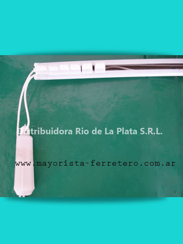 Riel con accesorios plásticos