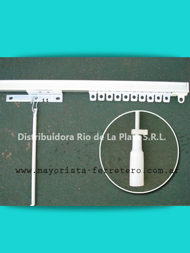 Riel con accesorios plásticos